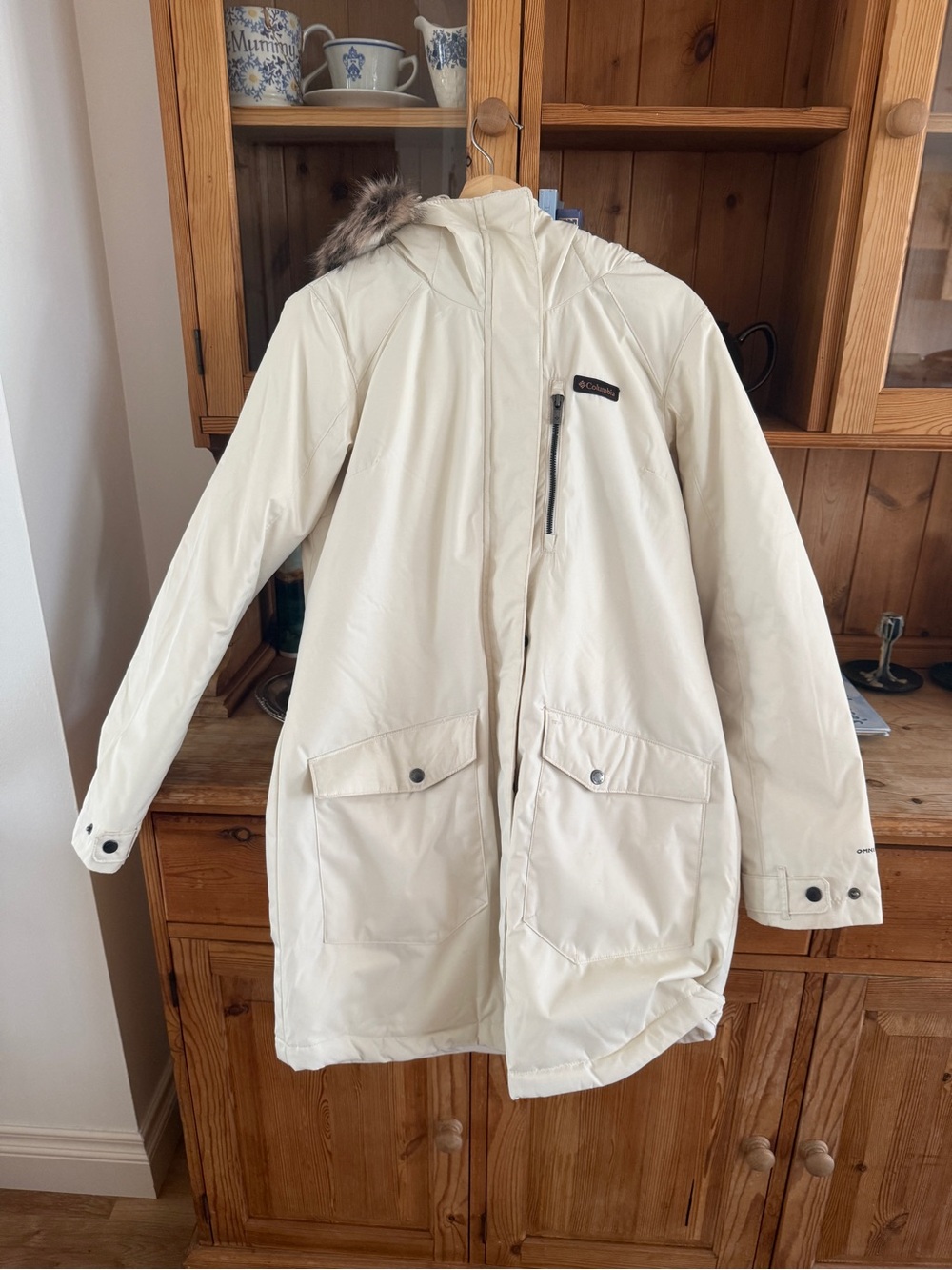 Columbia Medium White Women's Insulated Parka Jacket with Faux Fur Hood